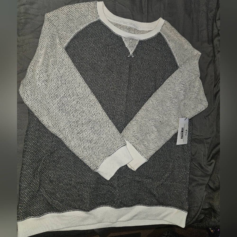 Zyia Active Grey and White Sweater